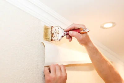 Pose de papier peint à Coutençon — revêtements muraux et toiles de verre